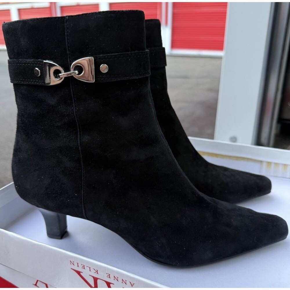 Anne Klein Women's iFlex Akgreer Bootie, Black Suede Size 8.5